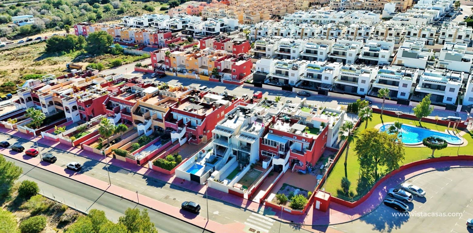 Apartamento de 2 habitaciones en Villamartin en venta con piscina - 124.950 € (Ref: 9528795)