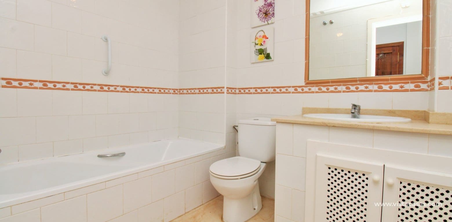 2 sovrum Lägenhet till salu i Playa Flamenca med pool - 189 950 € (Ref: 9528796)