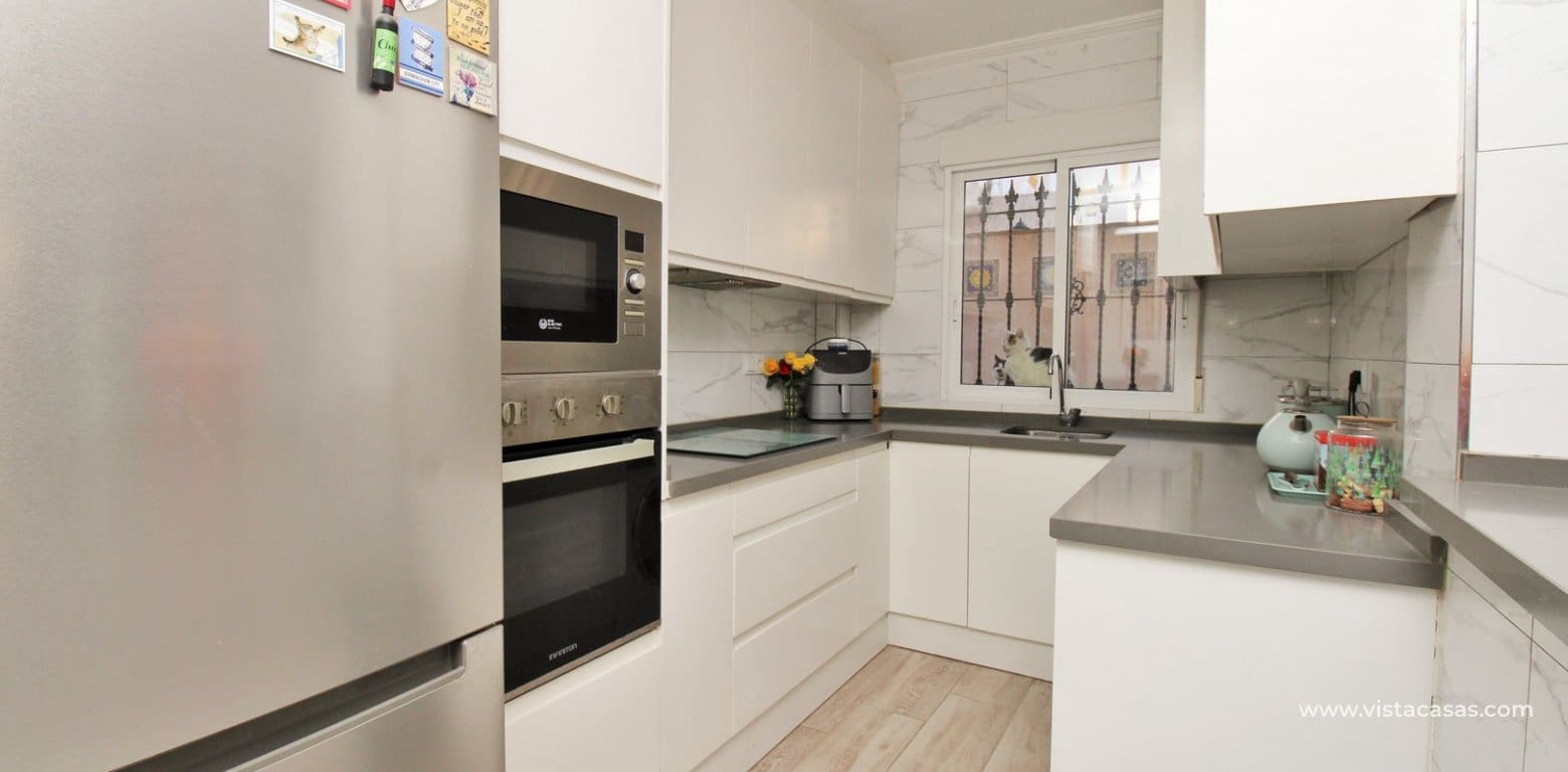 4 slaapkamer Villa te koop in Playa Flamenca met zwembad - € 399.950 (Ref: 9532457)