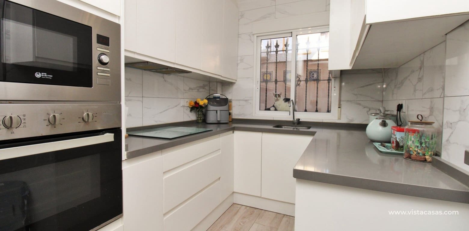 4 slaapkamer Villa te koop in Playa Flamenca met zwembad - € 399.950 (Ref: 9532457)