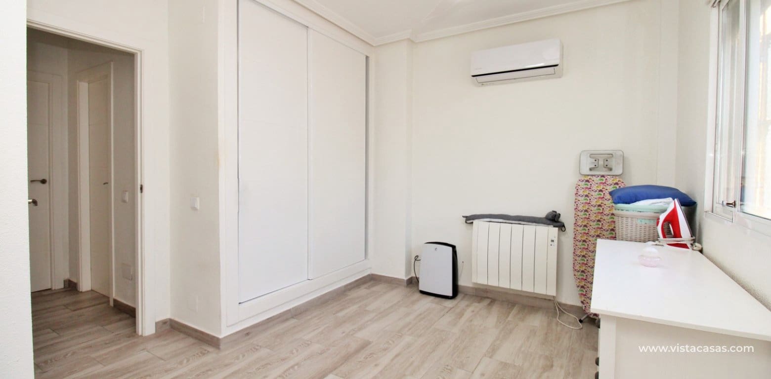 4 slaapkamer Villa te koop in Playa Flamenca met zwembad - € 399.950 (Ref: 9532457)