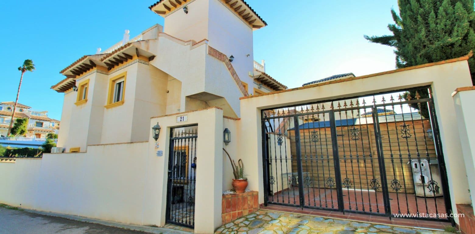 4 slaapkamer Villa te koop in Playa Flamenca met zwembad - € 399.950 (Ref: 9532457)