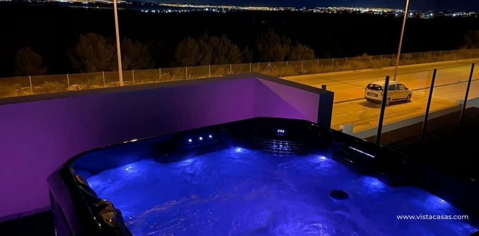 3 makuuhuone Huvila myytävänä paikassa Villamartin - 400 000 € (Ref: 9541872)