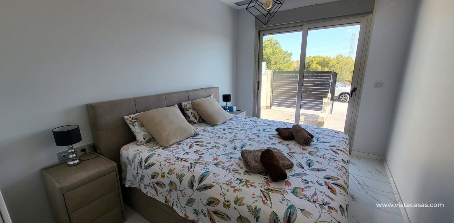 3 makuuhuone Huvila myytävänä paikassa Villamartin - 400 000 € (Ref: 9541872)