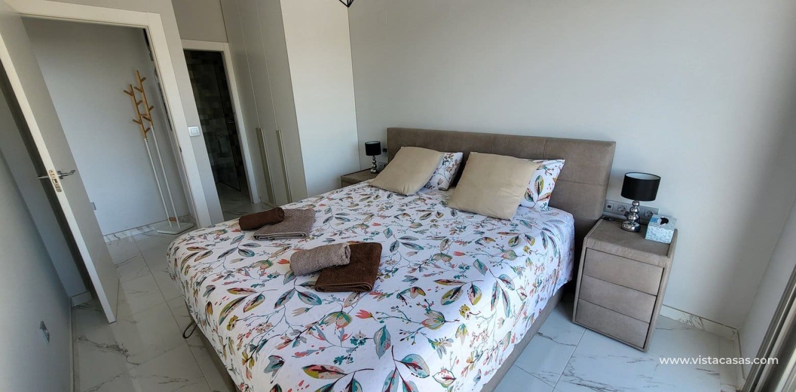 3 makuuhuone Huvila myytävänä paikassa Villamartin - 400 000 € (Ref: 9541872)