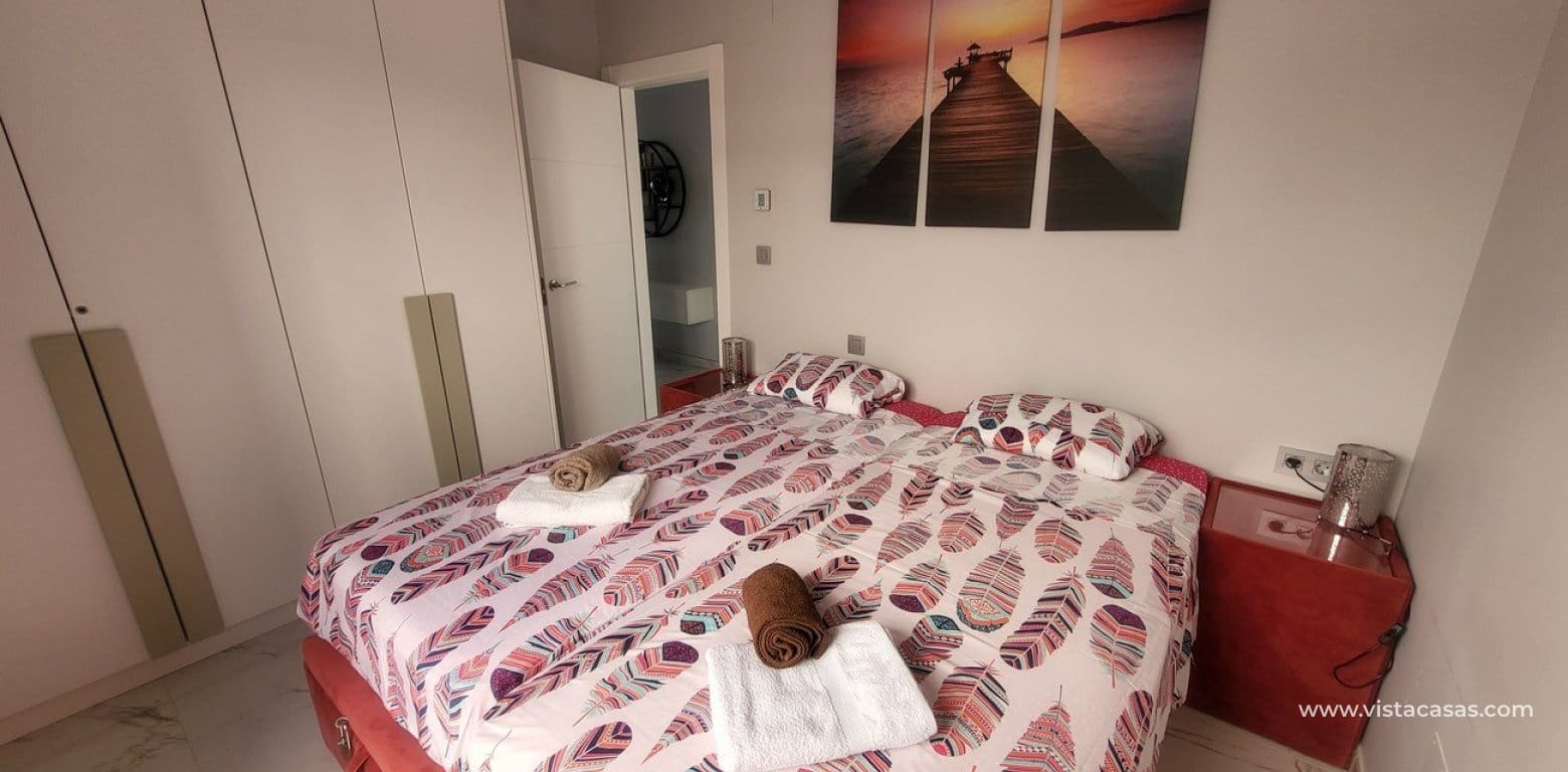 3 makuuhuone Huvila myytävänä paikassa Villamartin - 400 000 € (Ref: 9541872)