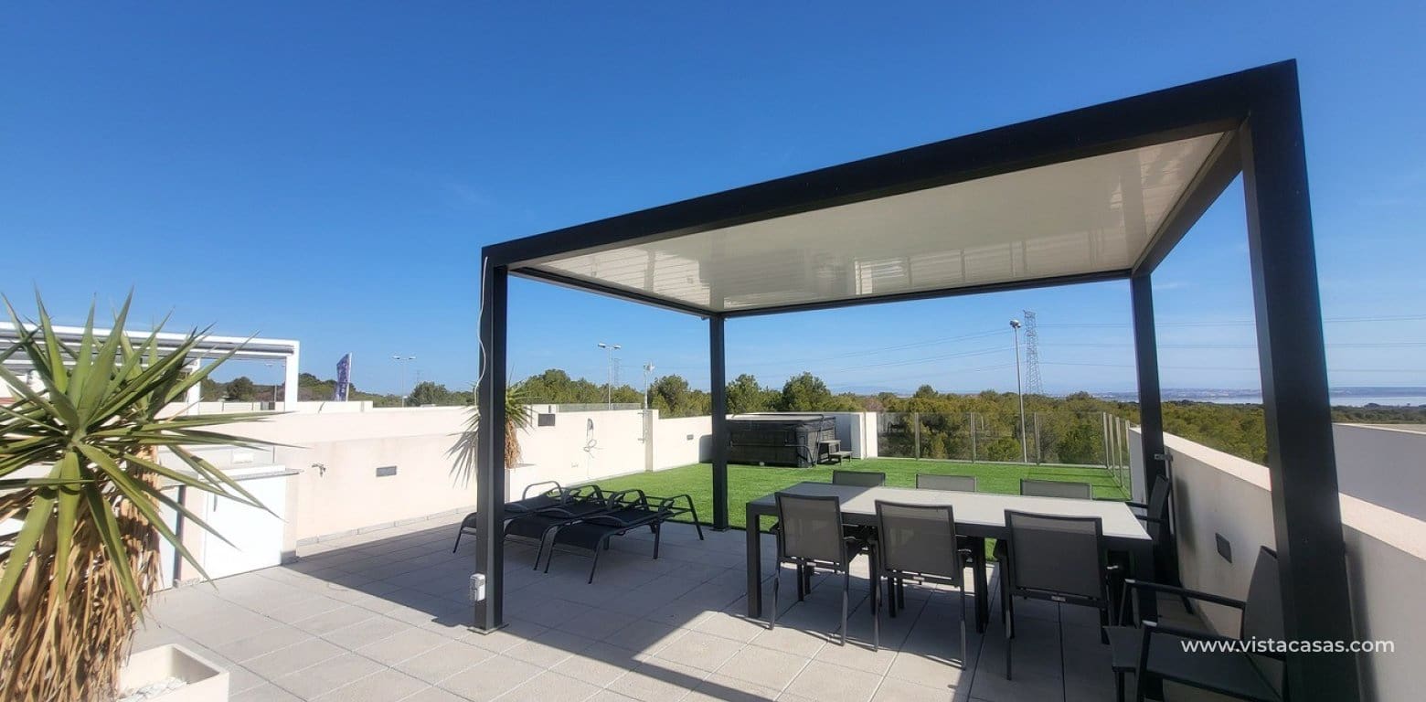 3 makuuhuone Huvila myytävänä paikassa Villamartin - 400 000 € (Ref: 9541872)