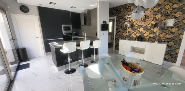 3 makuuhuone Huvila myytävänä paikassa Villamartin, Orihuela - 400 000 € (Ref: 9541872)