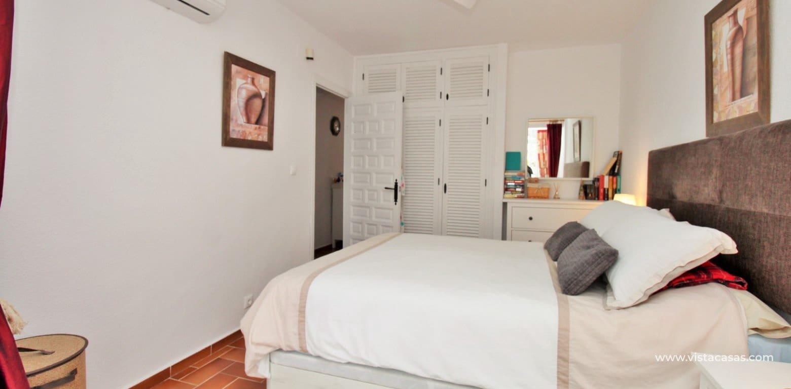 Bungalow de 2 habitaciones en Villamartin en venta con piscina - 199.995 € (Ref: 9544489)