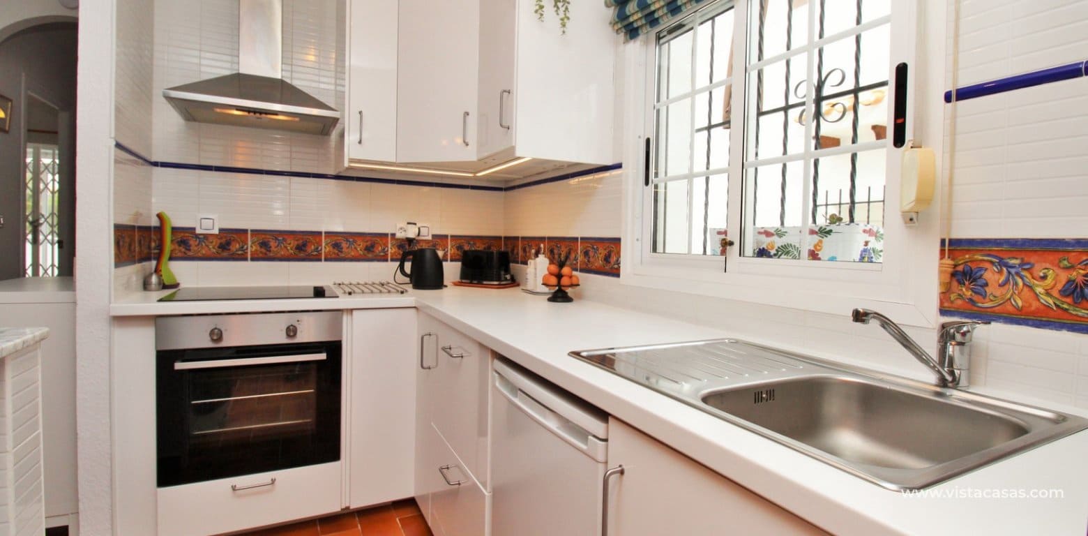 Bungalow de 2 habitaciones en Villamartin en venta con piscina - 199.995 € (Ref: 9544489)