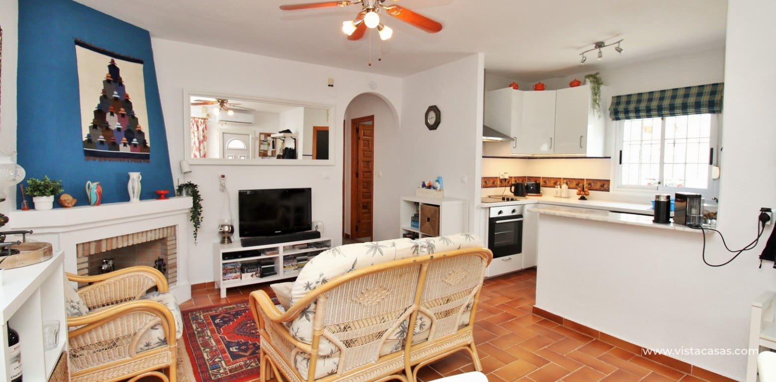 Bungalow de 2 habitaciones en Villamartin en venta con piscina - 199.995 € (Ref: 9544489)