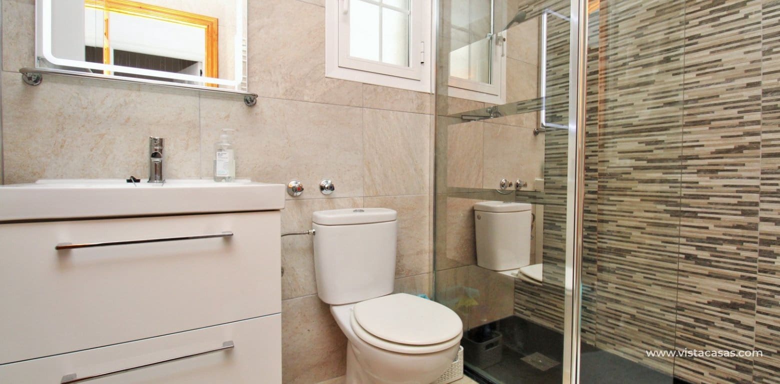 Bungalow de 2 habitaciones en Villamartin en venta con piscina - 199.995 € (Ref: 9544489)