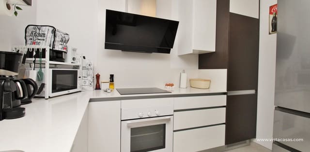 Casa de 2 habitaciones en Villamartin, Orihuela en venta con piscina - 294.990 € (Ref: 9553148)