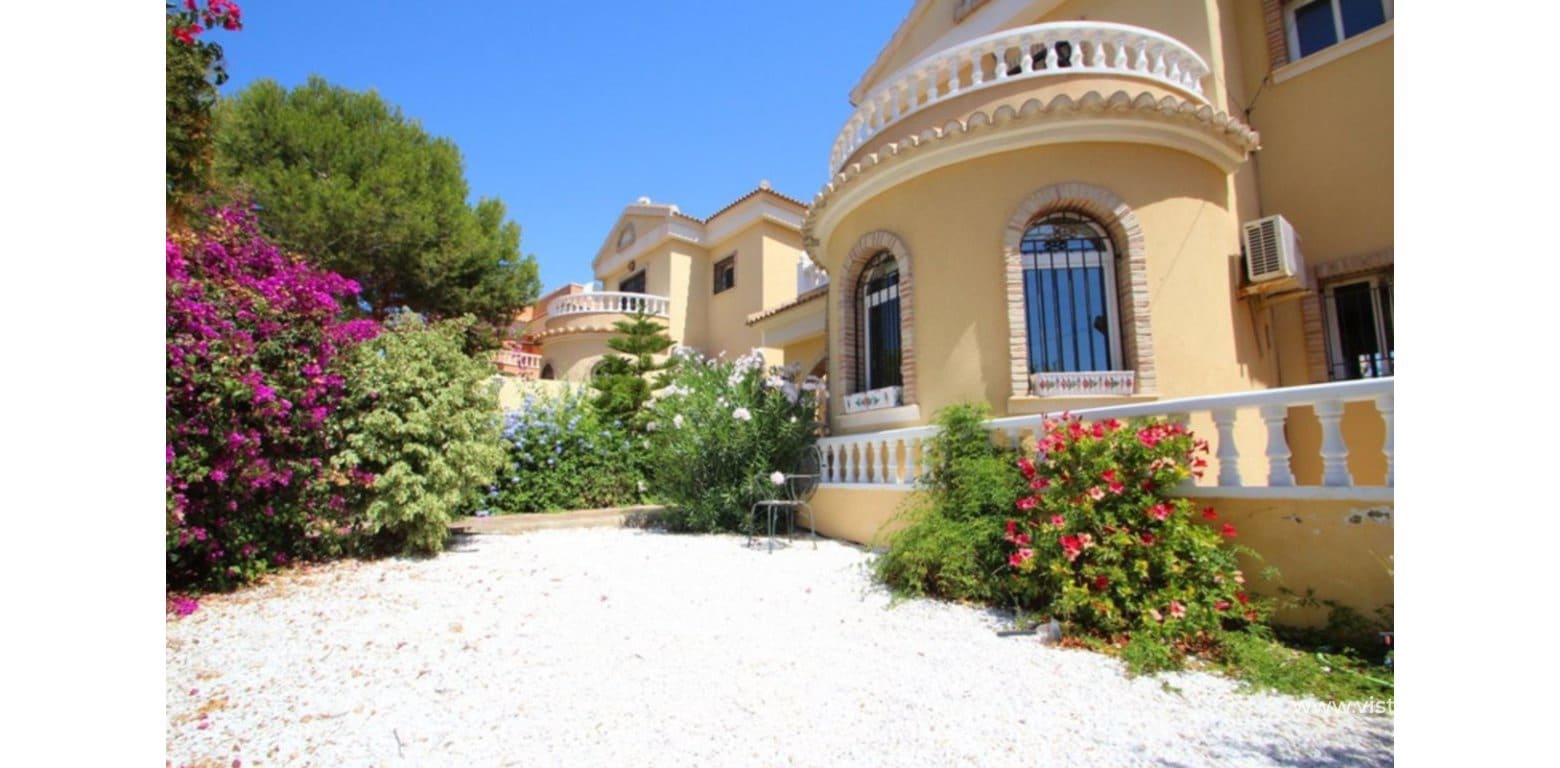 4 bedroom Villa for sale in Villamartin - € 345,000 (Ref: 9569251)