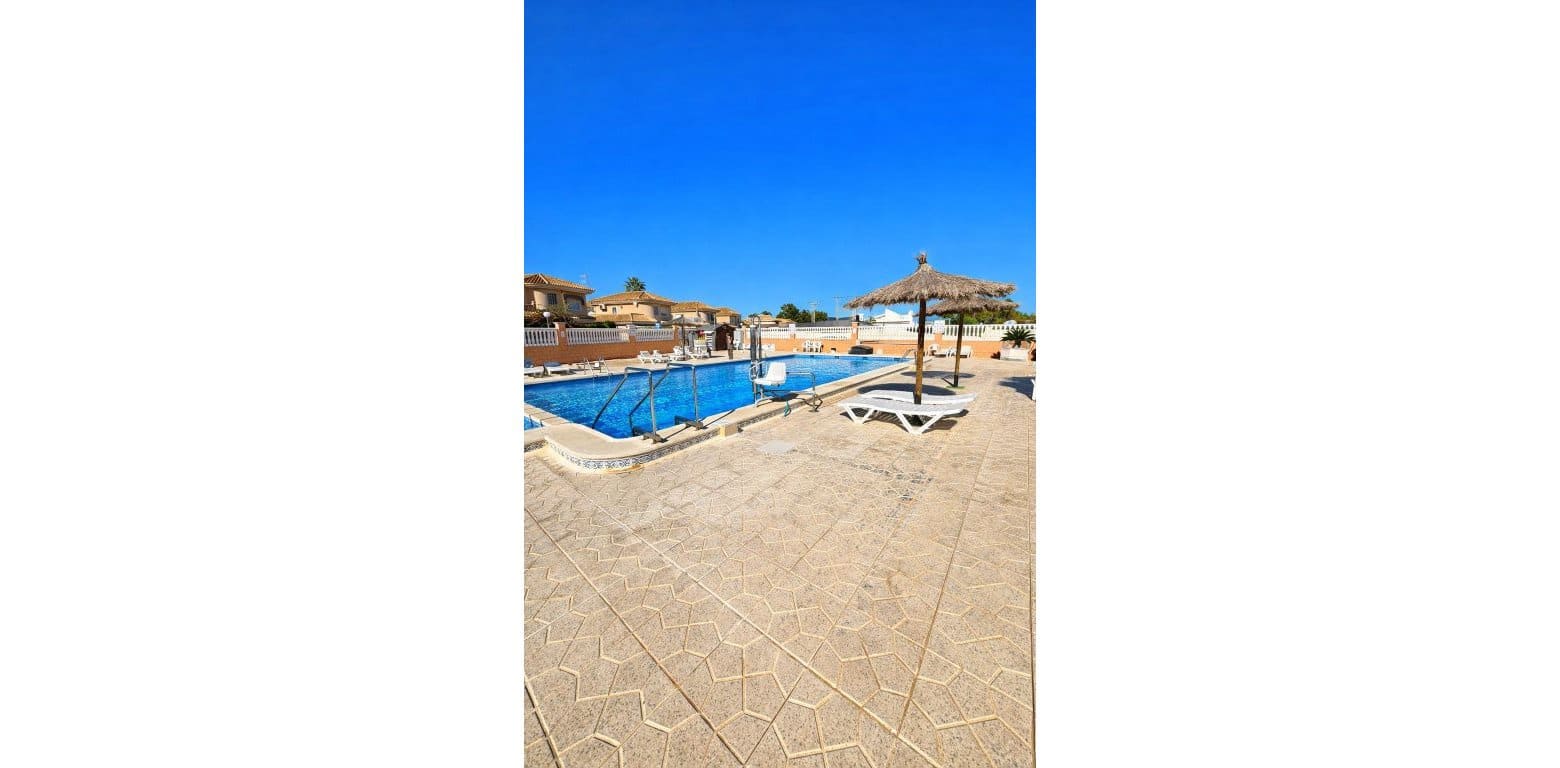 2 bedroom Apartment for sale in Punta Prima - € 132,000 (Ref: 9591902)