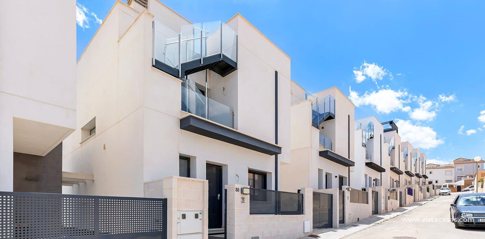 3 makuuhuone Huvila myytävänä paikassa Villamartin - 319 000 € (Ref: 9599908)