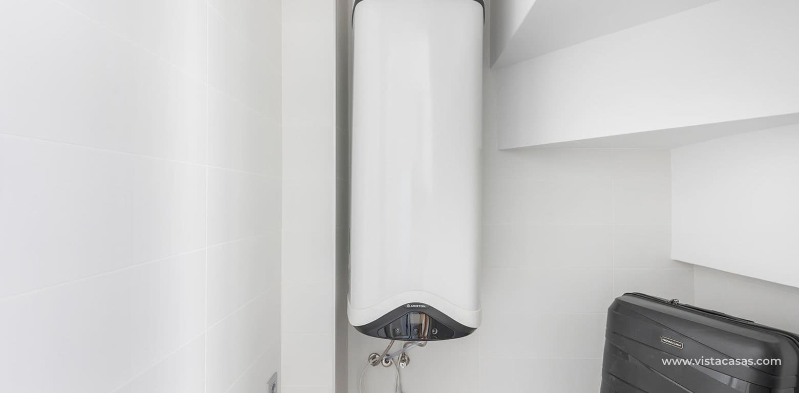 3 makuuhuone Huvila myytävänä paikassa Villamartin - 319 000 € (Ref: 9599908)