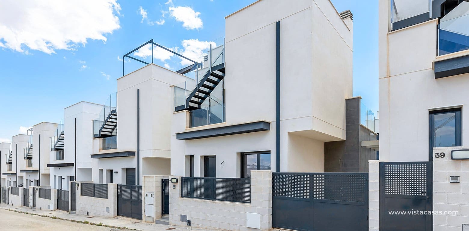 3 makuuhuone Huvila myytävänä paikassa Villamartin - 319 000 € (Ref: 9599908)