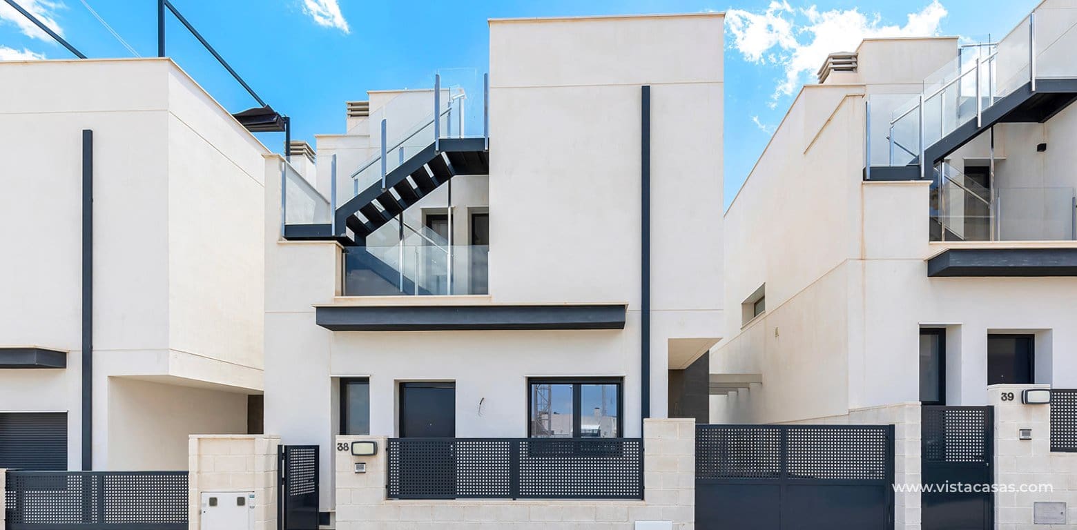 3 makuuhuone Huvila myytävänä paikassa Villamartin - 319 000 € (Ref: 9599908)