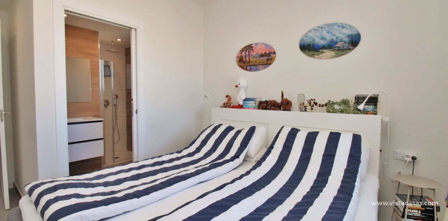 Apartamento de 2 habitaciones en Villamartin en venta con piscina - 299.000 € (Ref: 9602418)