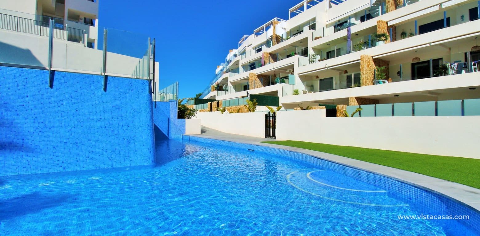 Apartamento de 2 habitaciones en Villamartin en venta con piscina - 299.000 € (Ref: 9602418)