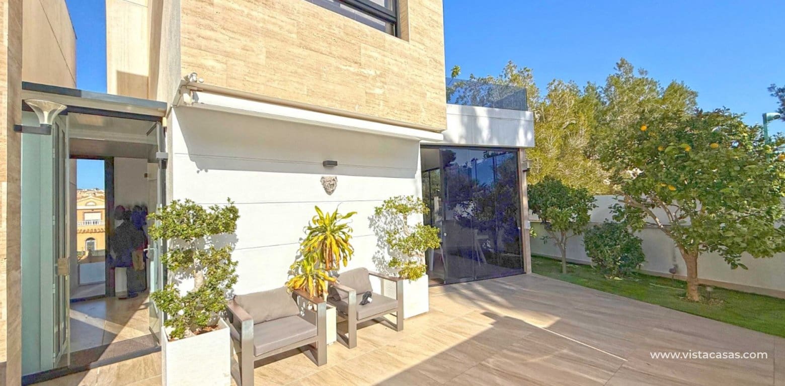 3 makuuhuone Huvila myytävänä paikassa Villamartin - 475 000 € (Ref: 9616828)