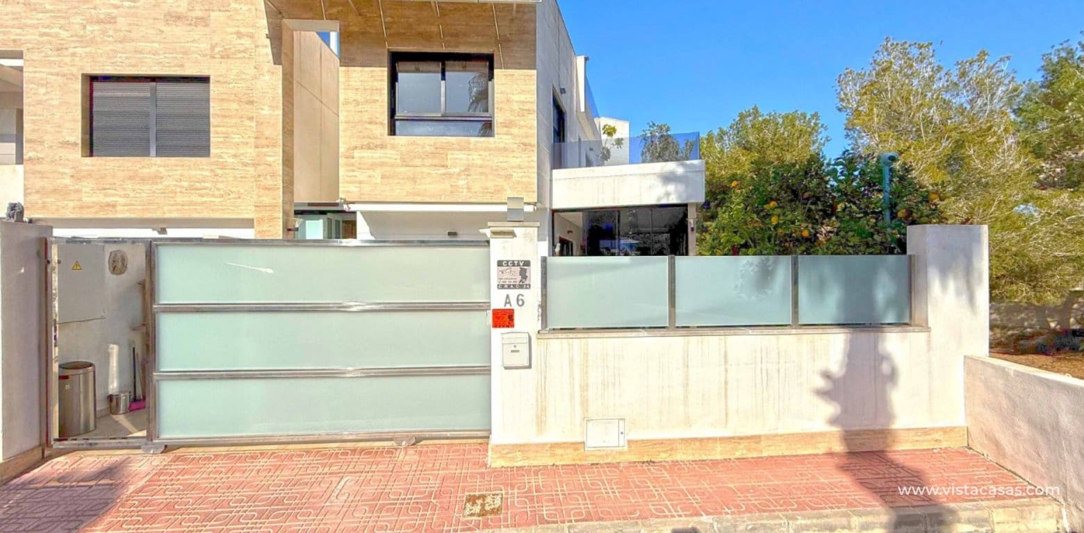 3 makuuhuone Huvila myytävänä paikassa Villamartin - 475 000 € (Ref: 9616828)