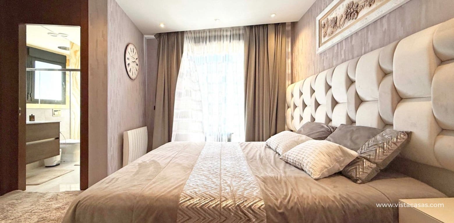 3 makuuhuone Huvila myytävänä paikassa Villamartin - 475 000 € (Ref: 9616828)