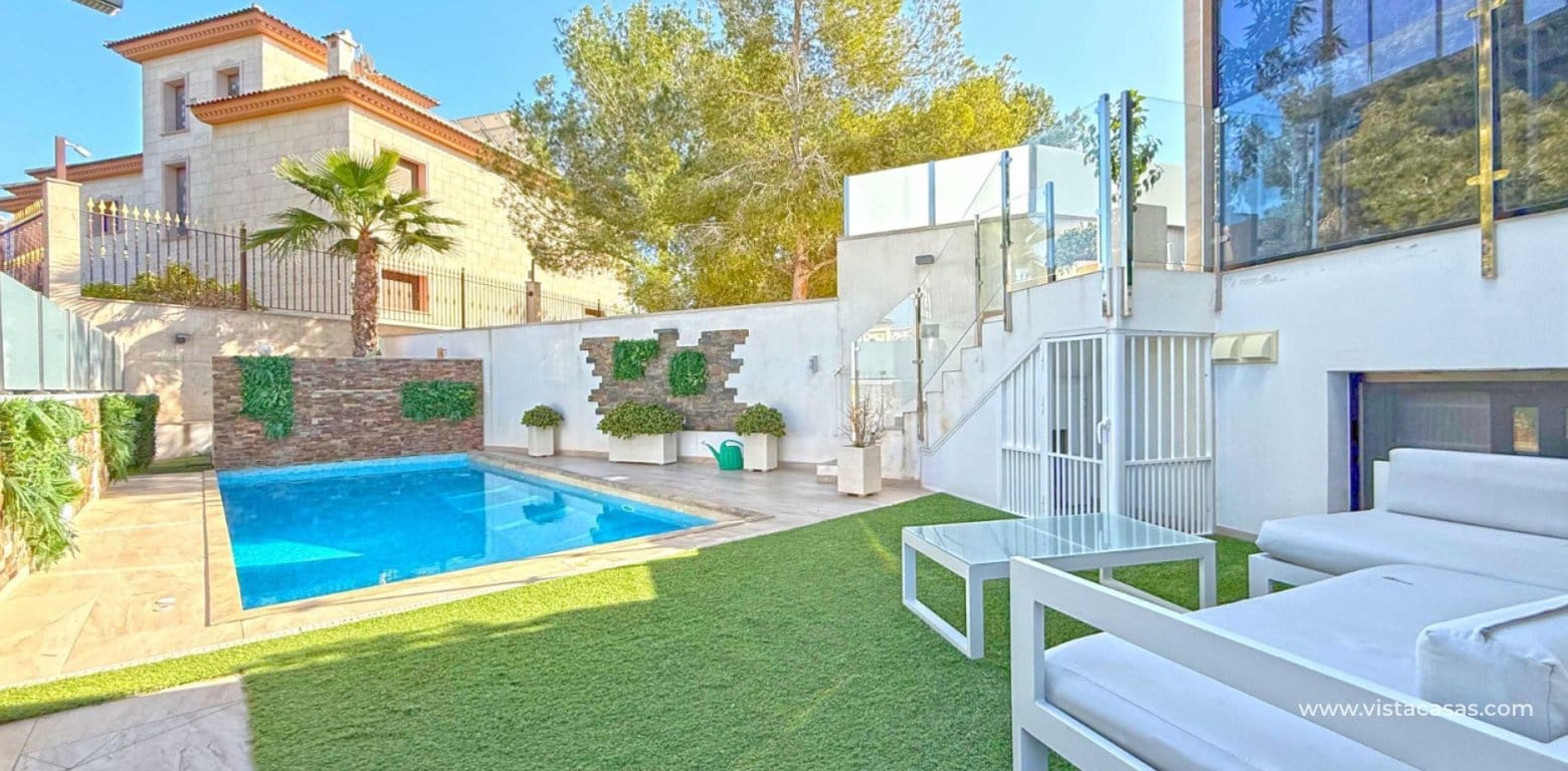 3 makuuhuone Huvila myytävänä paikassa Villamartin - 475 000 € (Ref: 9616828)