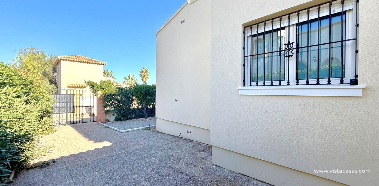 3 bedroom Villa for sale in Villamartin - € 590,000 (Ref: 9619722)