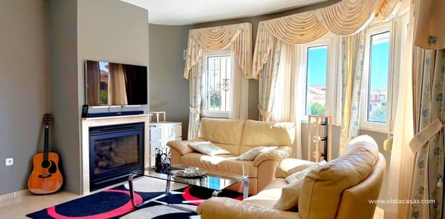 3 bedroom Villa for sale in Villamartin, Orihuela - € 590,000 (Ref: 9619722)