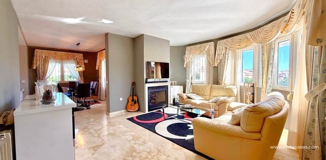 3 bedroom Villa for sale in Villamartin, Orihuela - € 590,000 (Ref: 9619722)