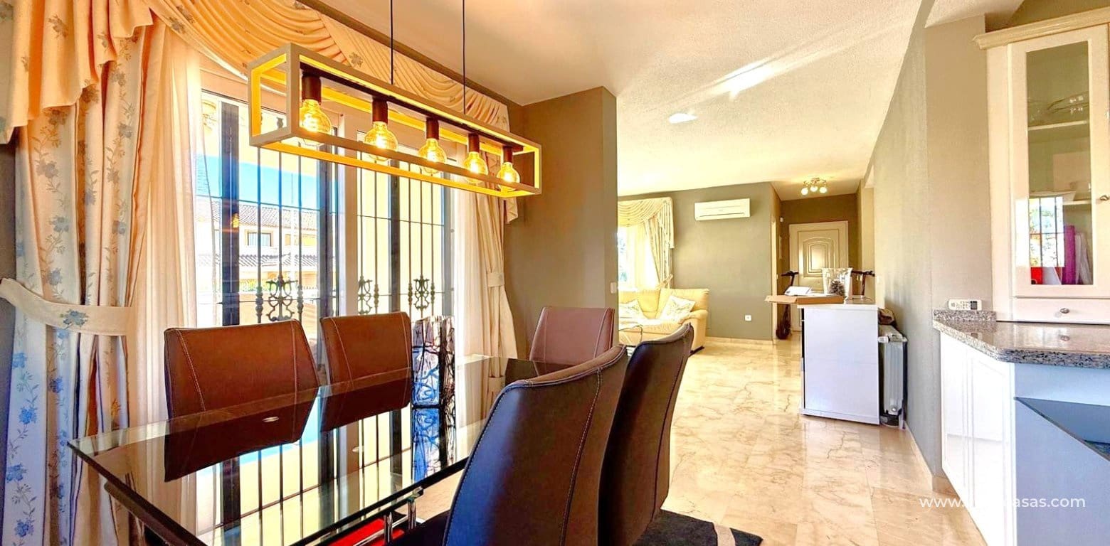 3 bedroom Villa for sale in Villamartin - € 590,000 (Ref: 9619722)