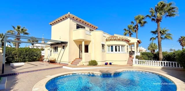 3 bedroom Villa for sale in Villamartin, Orihuela - € 590,000 (Ref: 9619722)