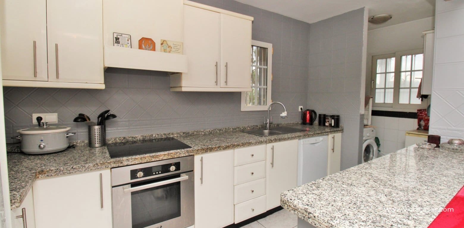 4 bedroom Townhouse for sale in Villamartin with pool - € 295,000 (Ref: 9626347)