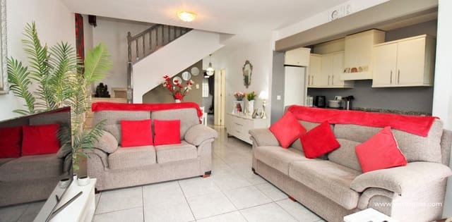 4 bedroom Townhouse for sale in Villamartin, Orihuela with pool - € 295,000 (Ref: 9626347)