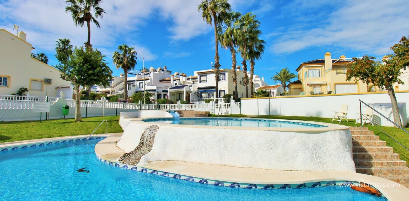 4 bedroom Townhouse for sale in Villamartin with pool - € 295,000 (Ref: 9626347)