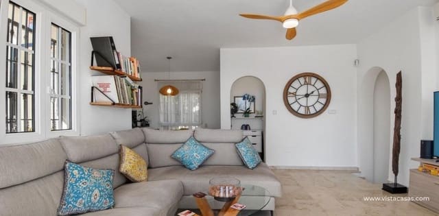 Chalet de 4 habitaciones en Las Ramblas Golf, Orihuela en venta - 499.000 € (Ref: 9630559)