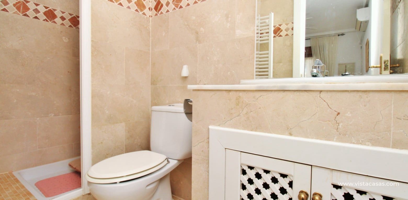 2 quarto Bungalow para venda em Villamartin com piscina - 229 900 € (Ref: 9634747)