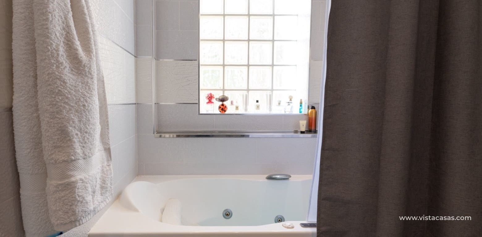 4 Zimmer Villa zu verkaufen in Las Ramblas Golf - 329.995 € (Ref: 9634753)