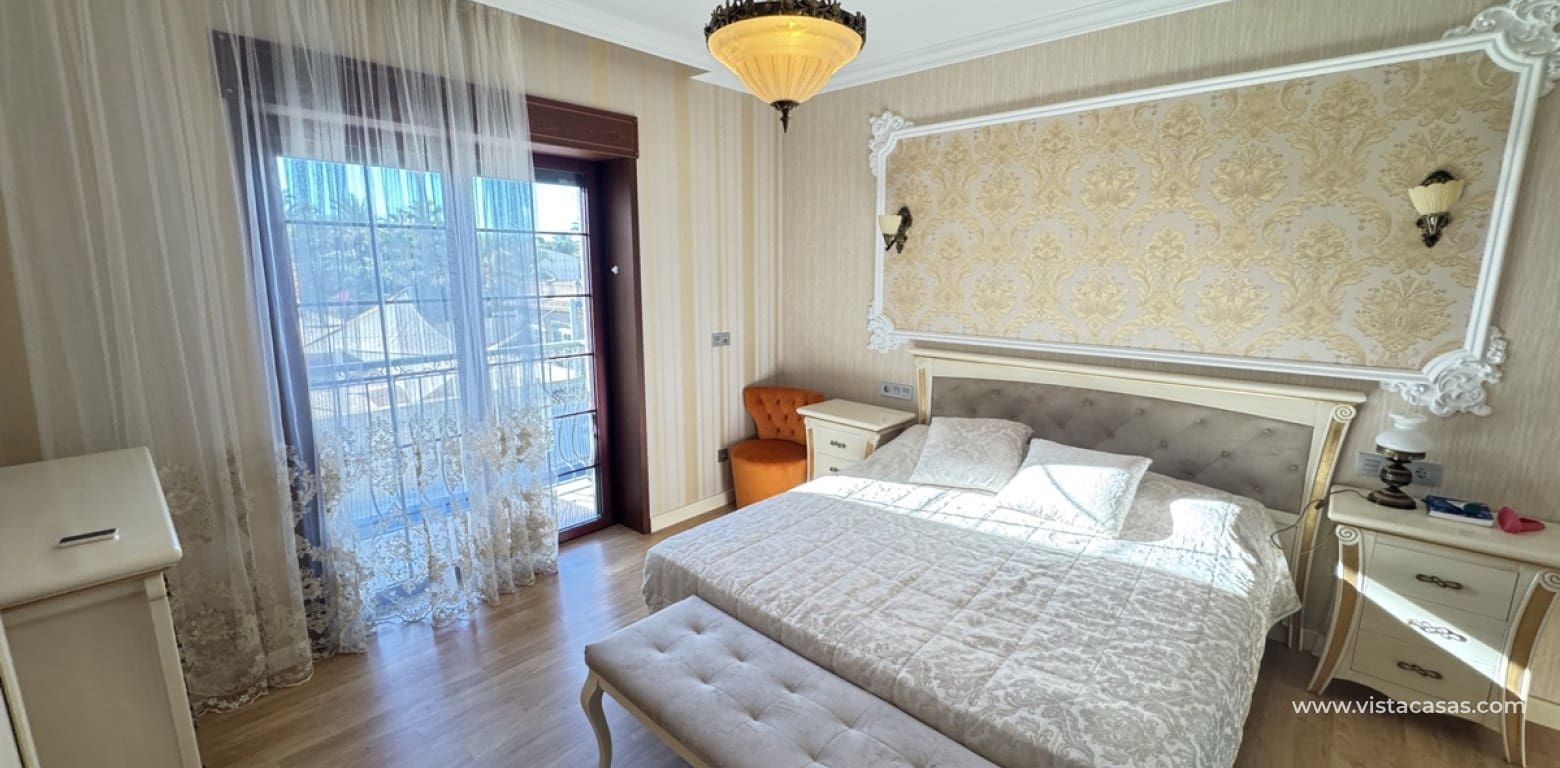 4 Zimmer Villa zu verkaufen in Cabo Roig - 1.700.000 € (Ref: 9639887)