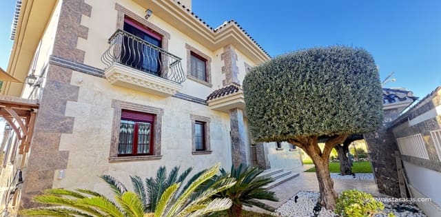 4 Zimmer Villa zu verkaufen in Cabo Roig, Orihuela - 1.700.000 € (Ref: 9639887)