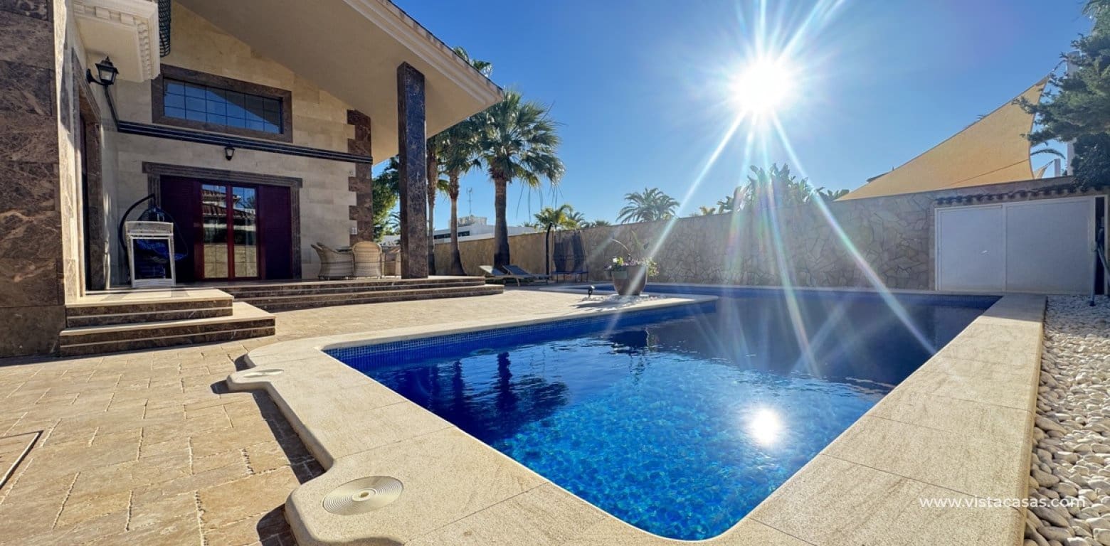 4 Zimmer Villa zu verkaufen in Cabo Roig - 1.700.000 € (Ref: 9639887)