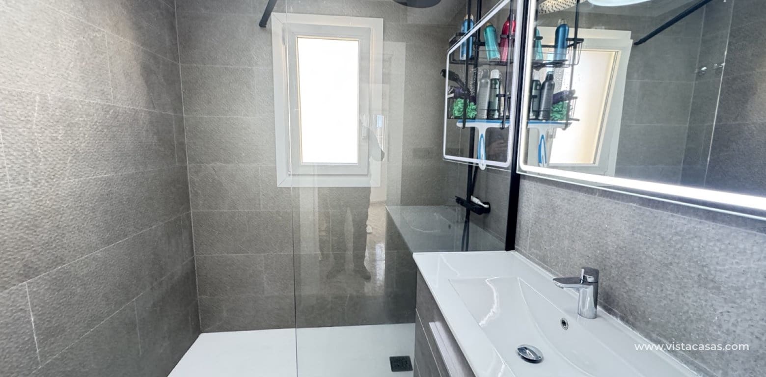 Casa de 2 habitaciones en Cabo Roig en venta - 219.000 € (Ref: 9639888)