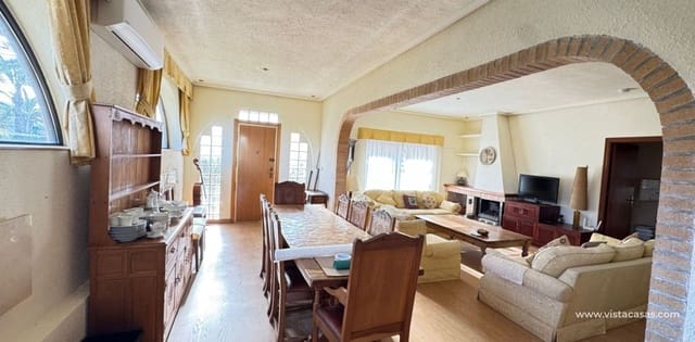 3 slaapkamer Villa te koop in Cabo Roig, Orihuela - € 850.000 (Ref: 9639890)