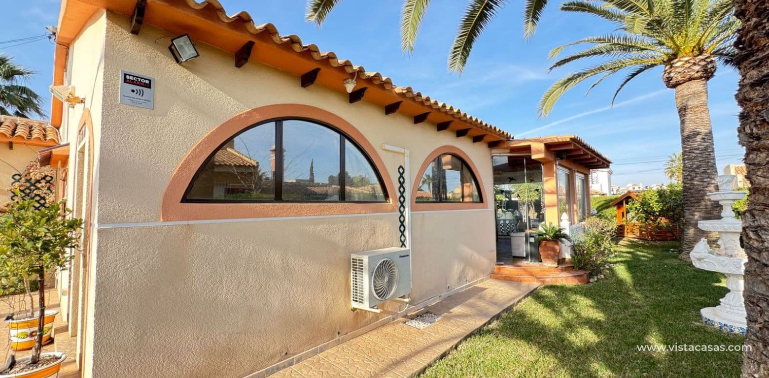 3 slaapkamer Villa te koop in Cabo Roig - € 850.000 (Ref: 9639890)