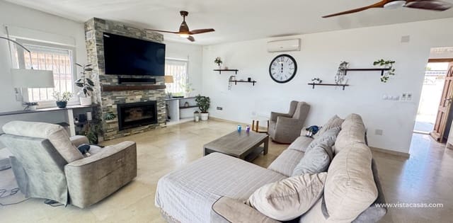 Chalet de 5 habitaciones en San Miguel de Salinas en venta - 599.999 € (Ref: 9639891)