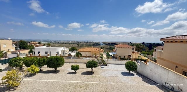 Chalet de 5 habitaciones en San Miguel de Salinas en venta - 599.999 € (Ref: 9639891)