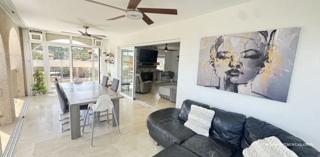 Chalet de 5 habitaciones en San Miguel de Salinas en venta - 599.999 € (Ref: 9639891)