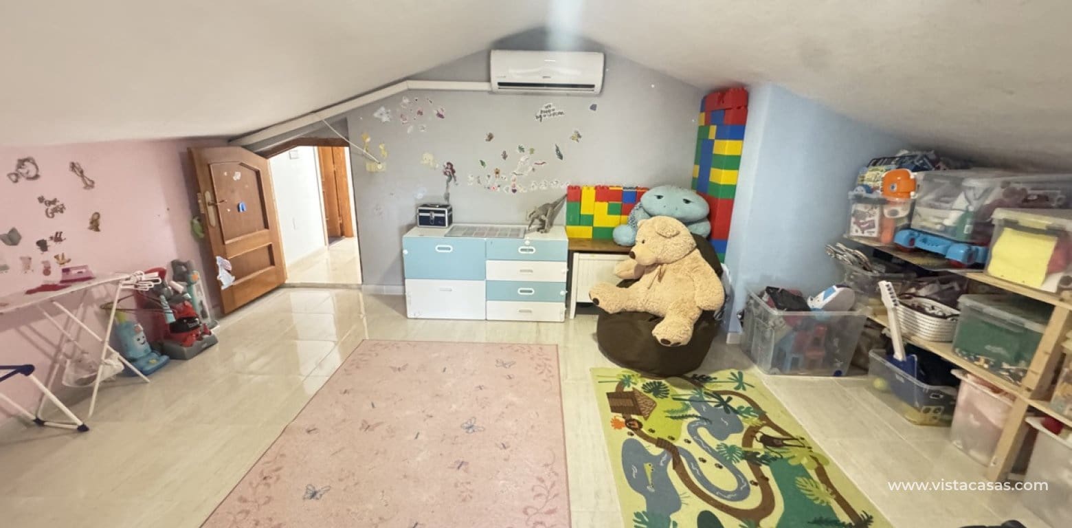 Chalet de 5 habitaciones en San Miguel de Salinas en venta - 599.999 € (Ref: 9639891)